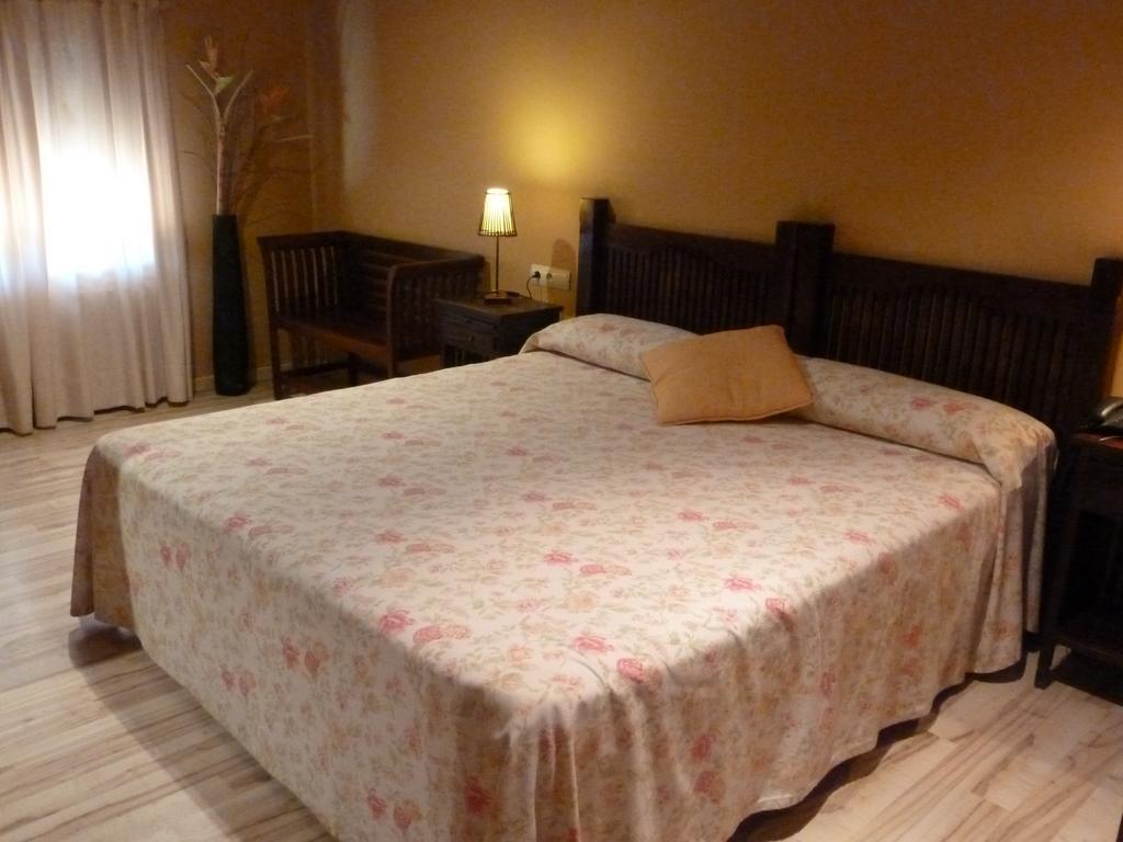Hotel H Con Encanto Бінефар Номер фото