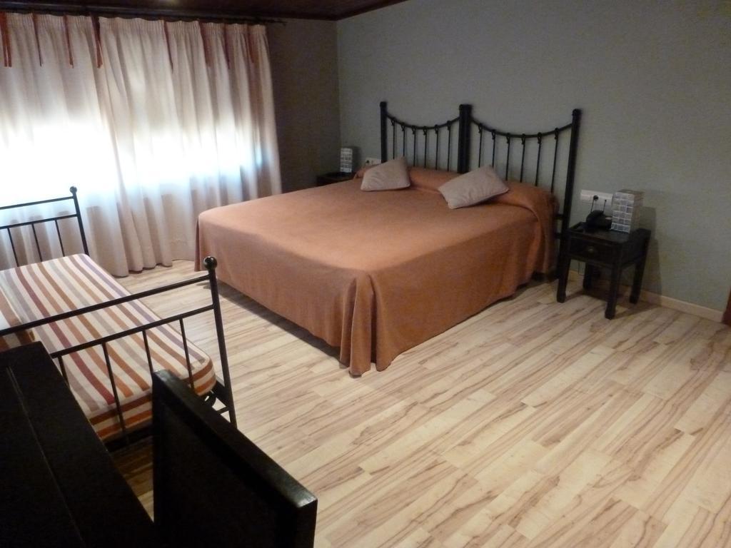 Hotel H Con Encanto Бінефар Номер фото