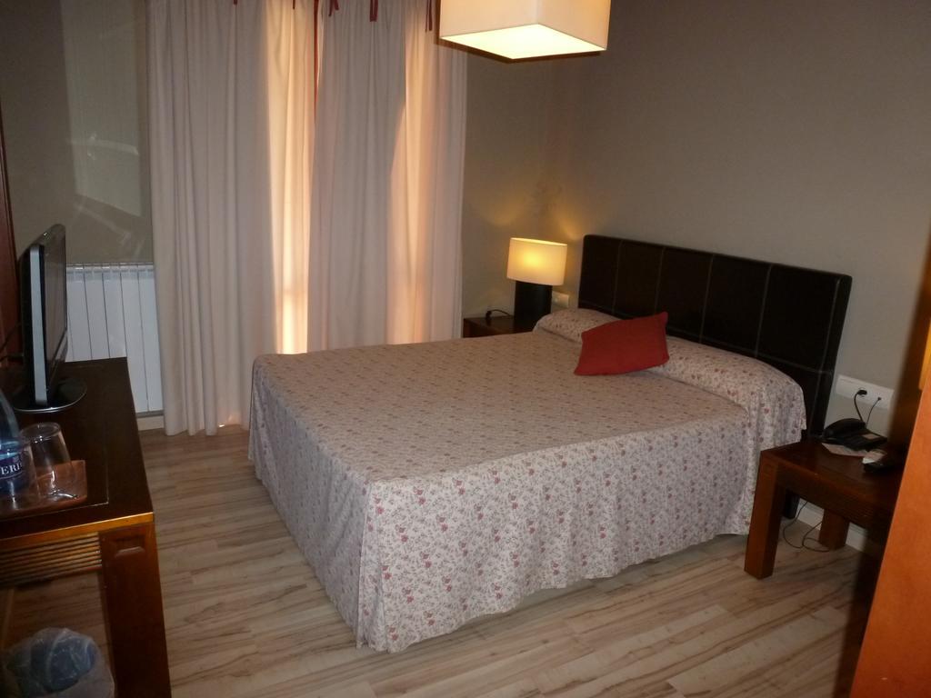 Hotel H Con Encanto Бінефар Номер фото