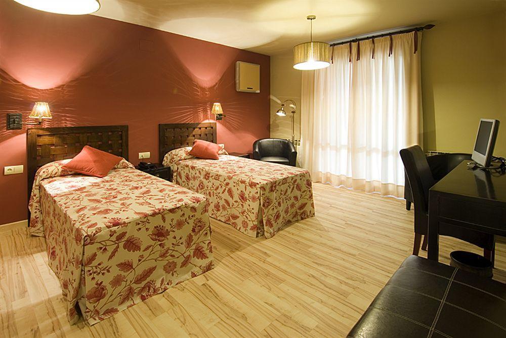 Hotel H Con Encanto Бінефар Екстер'єр фото